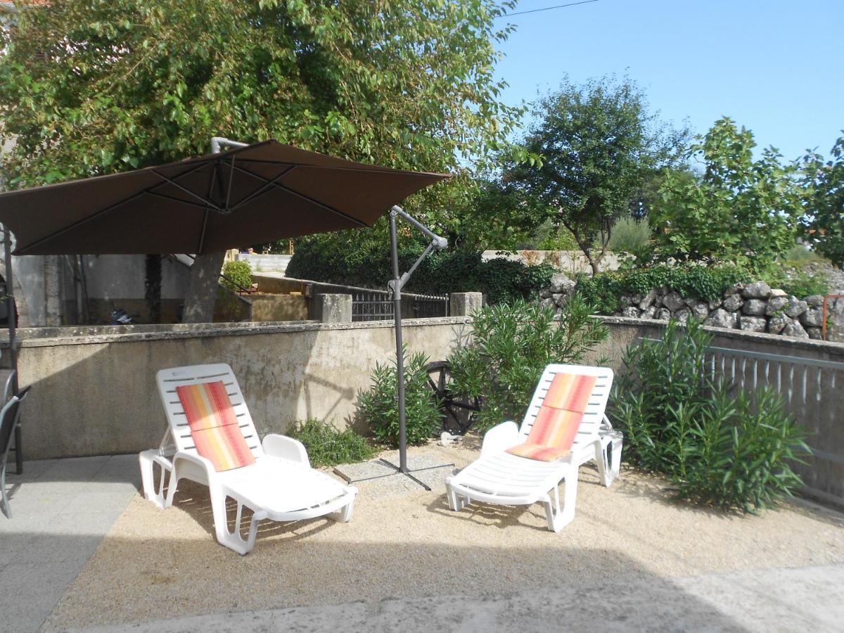 Holiday Home Mery By El-Pi Tours Malinska Bagian luar foto